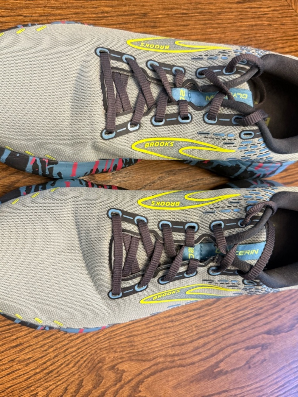 Men’s Brooks Gray Running Shoes with Neon Yellow Accents and Multicolor Midsole - Picture 2 of 5